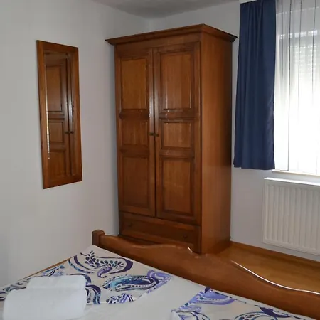 Manuela アパート Draga Bašćanska